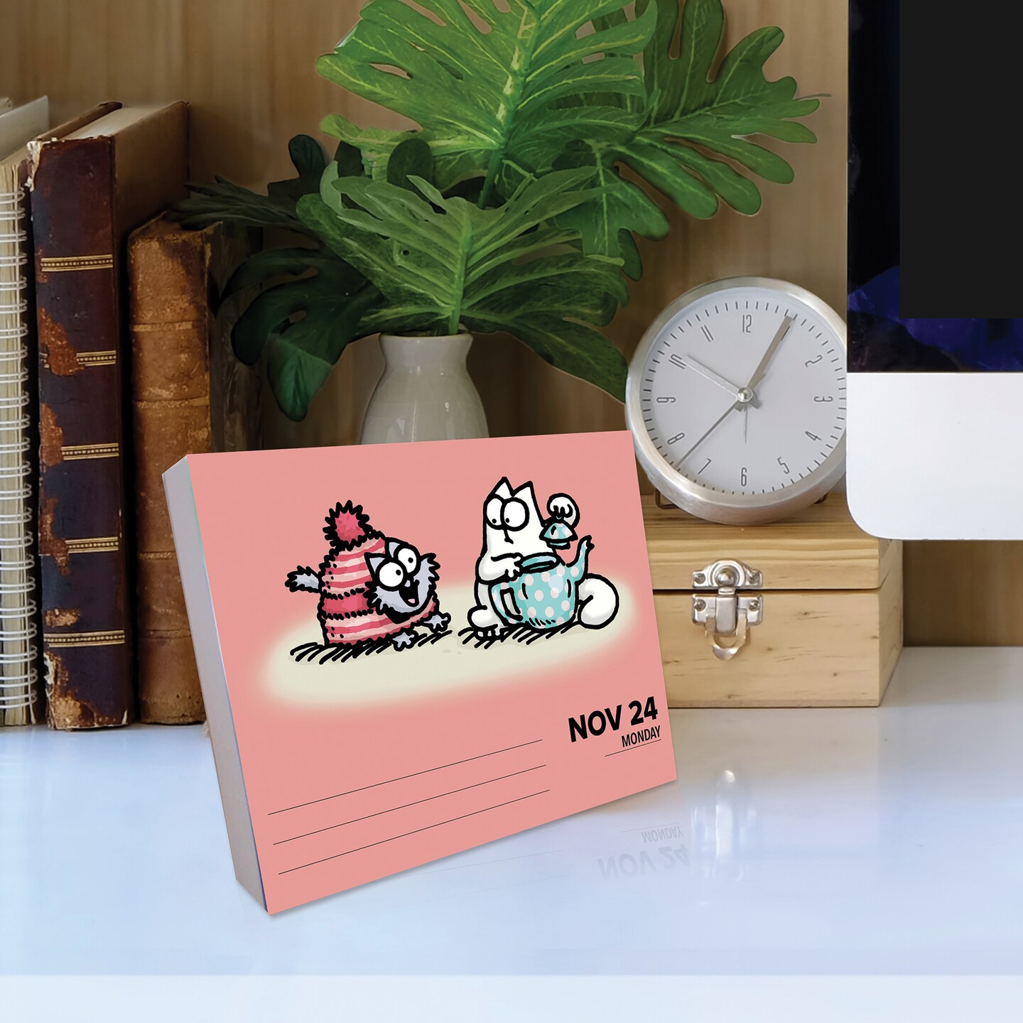 Simon&#x27;s Cat 2025 Box Calendar, Daily Desktop