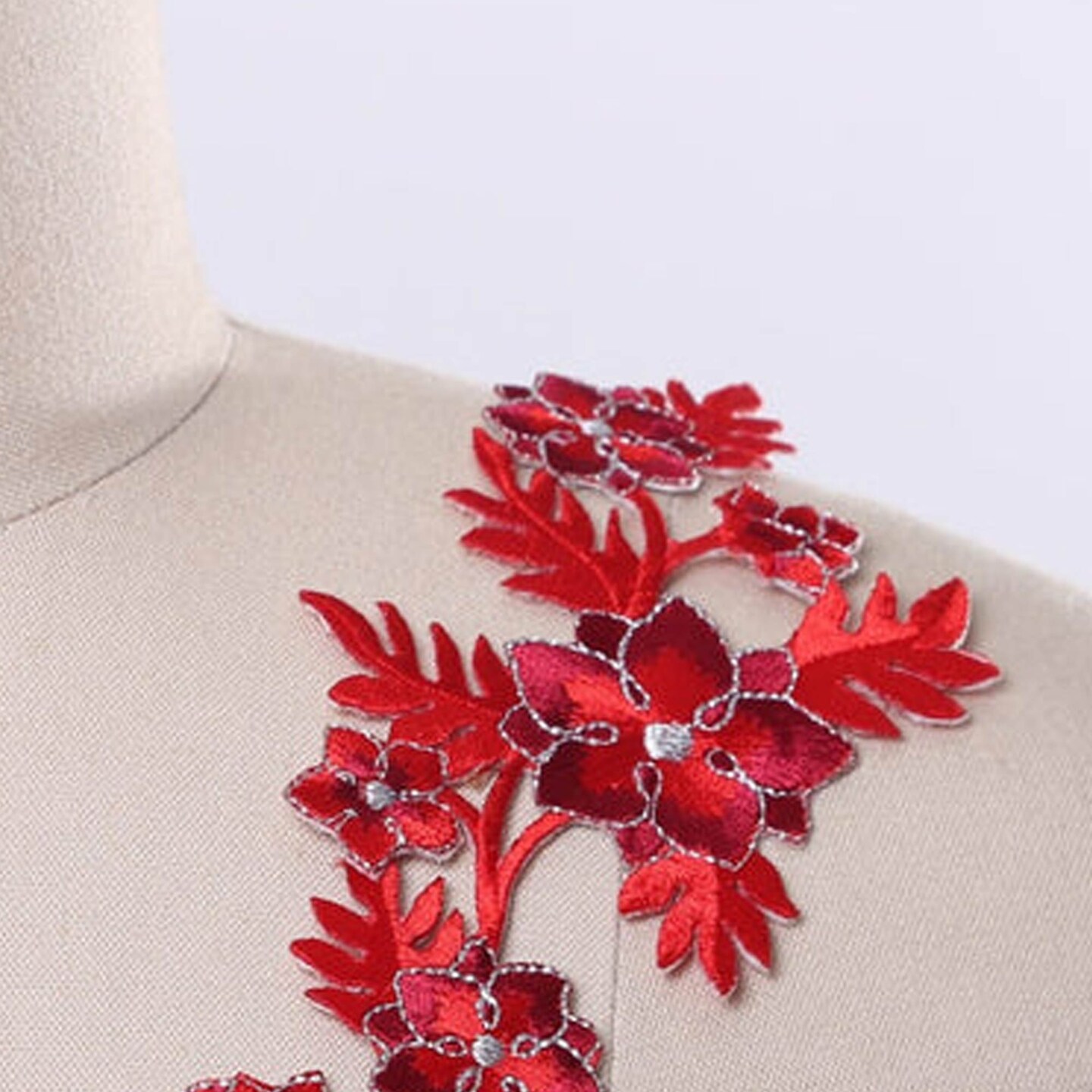 1 Pair Red Flower Gold Embroidery Applique Patch with Leaves for Jackets Dresses DIY Crafts