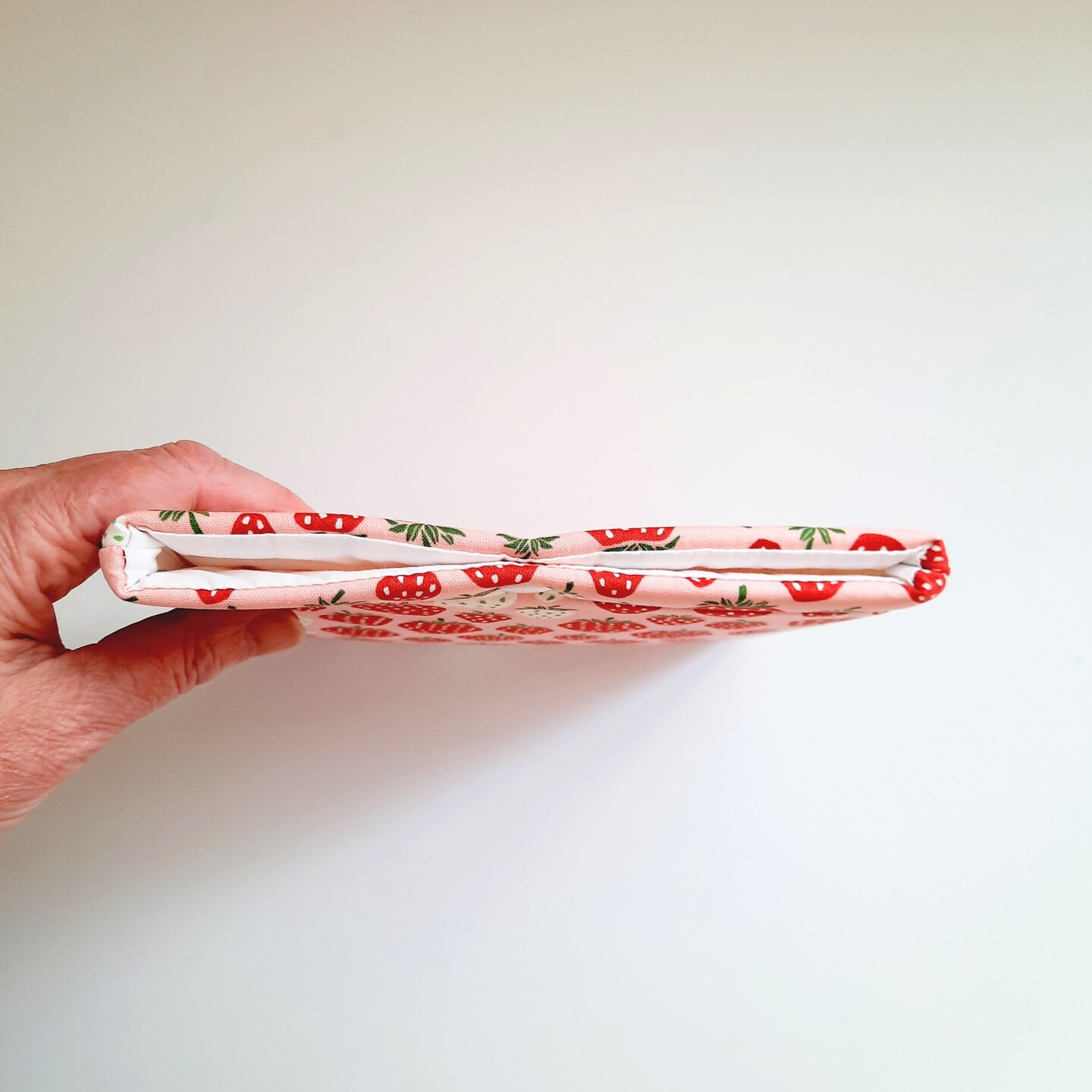 Kobo sleeve, padded Kobo case with snap for Libra 2, Libra Color