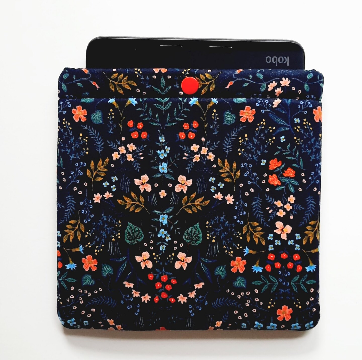 Padded Kobo sleeve with snap for Libra 2, Libra Color, other Kobo