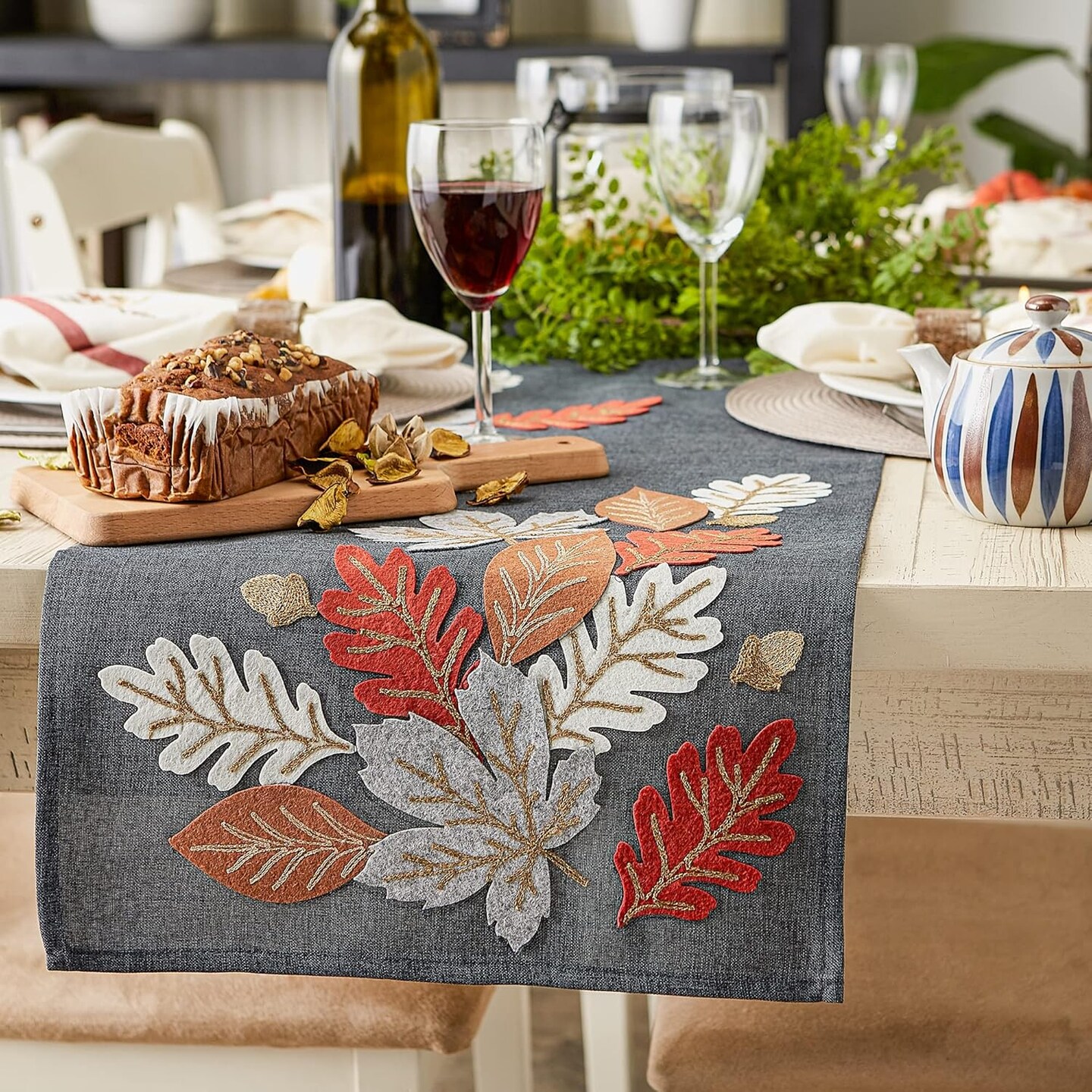 Table Runner Embroidered Autumn Leaves (Autumn Leaves) 14x70"