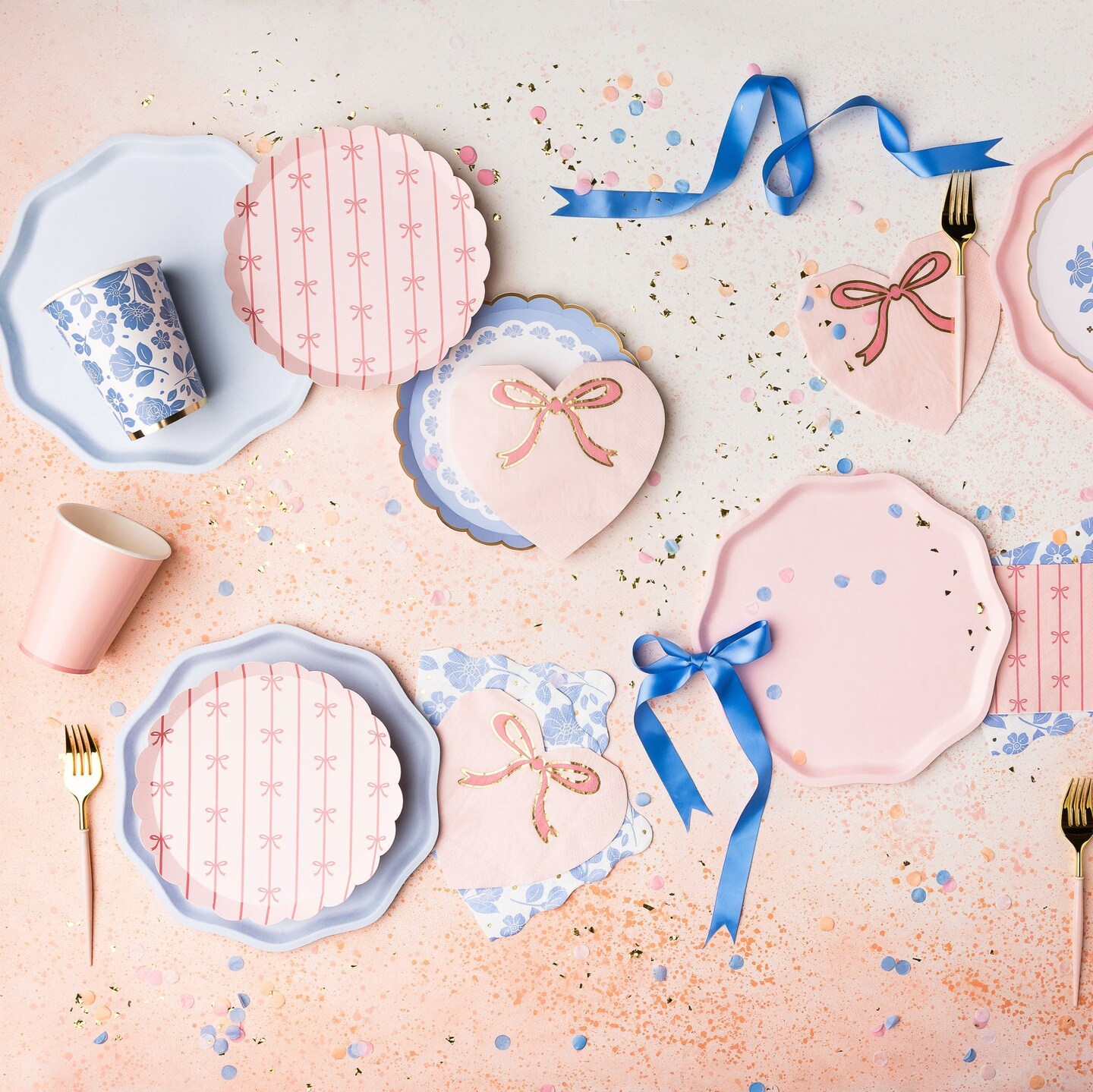 PETAL PINK SIGNATURE BOW SMALL PLATES