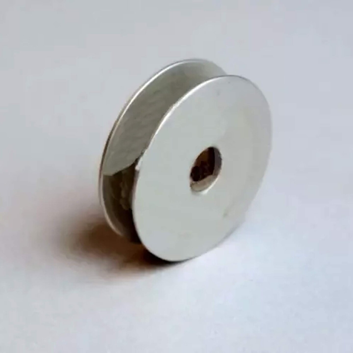 Industrial Buttonholing Sewing Machine Bobbin for JUKI Machines #40009148 Precision Steel