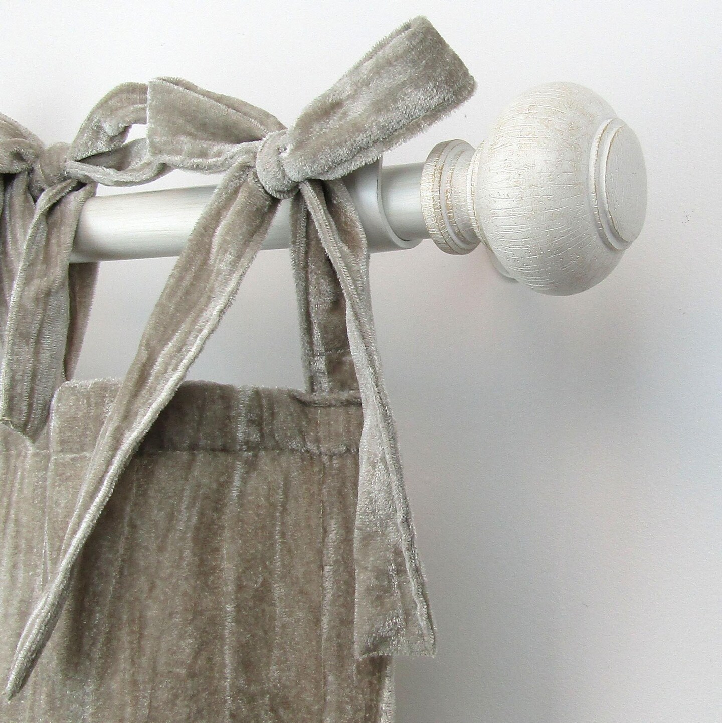 Threadmade Home Rhinebeck Rustic Faux Wood 1" Window Drapery Single Curtain Rod, White - 48"W x 86"L