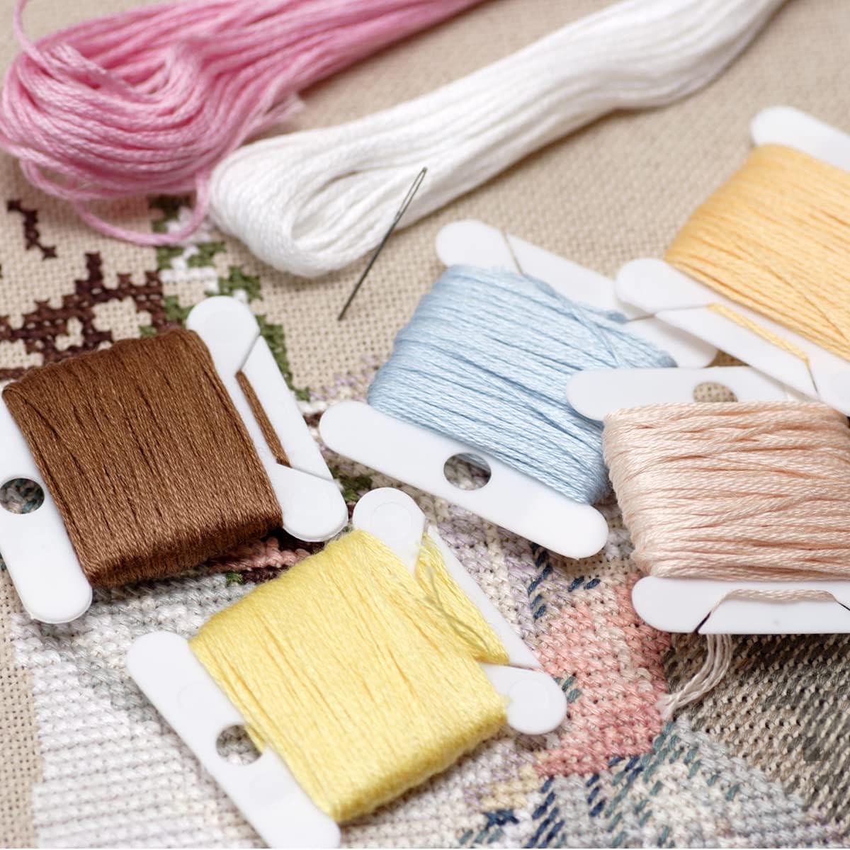 Embroidery Floss Organizer, Cross Stitch Thread Storage Box Tools - Bobbin (White) 7.7"L x 5.2"W x 1.5"H