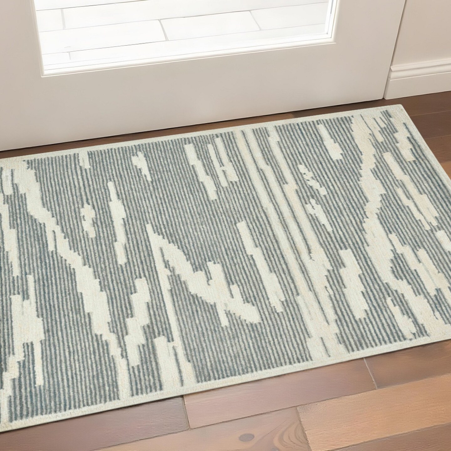 Edge Collections - 2' X 3' - Gray - Artisan Hand-Hooked Abstract Area Rug for Cozy Spaces - 1 Piece