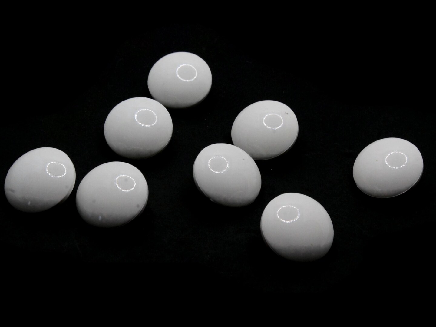 8 18mm Vintage White Plastic Shank Buttons