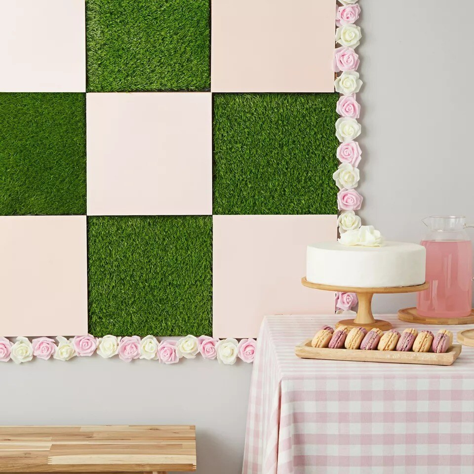 Juvale 4-Pack Artificial Grass Mats for Wall, Balcony, Patio, Decor (12x12 In)