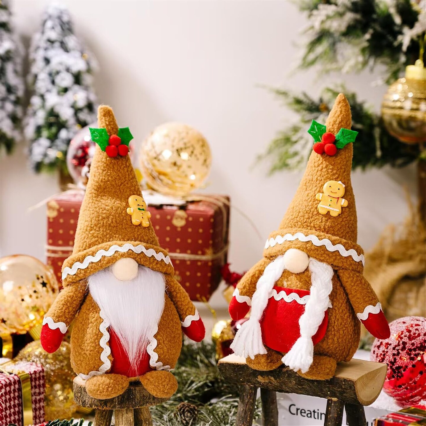 ニコメデス・サンタ・クルス／クマナナ：デジマとポエマ Gingerbread Christmas Plush Gnomes Set of 2, Mr & Mrs Swedish