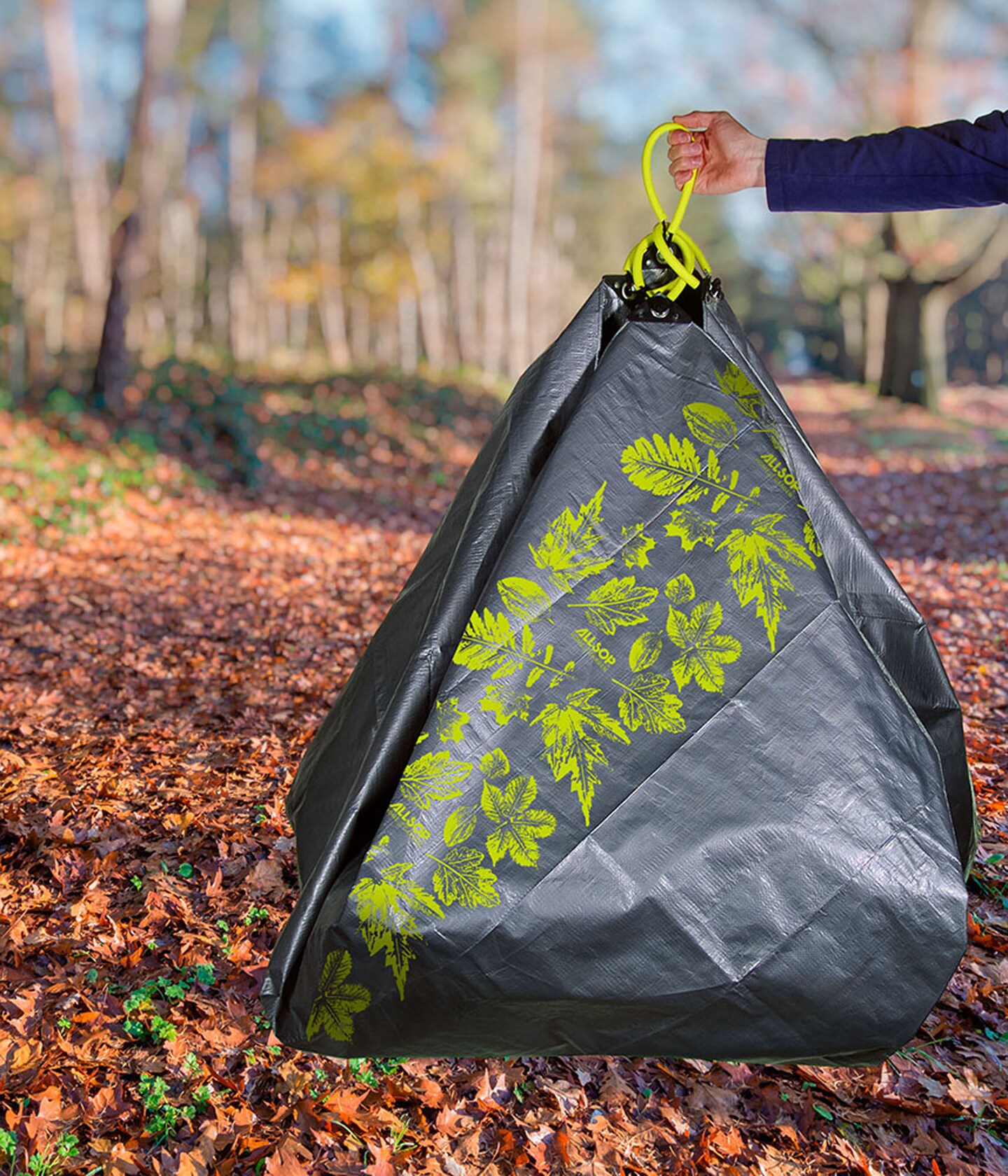 Clean‑Up Tarp with Handles – 79