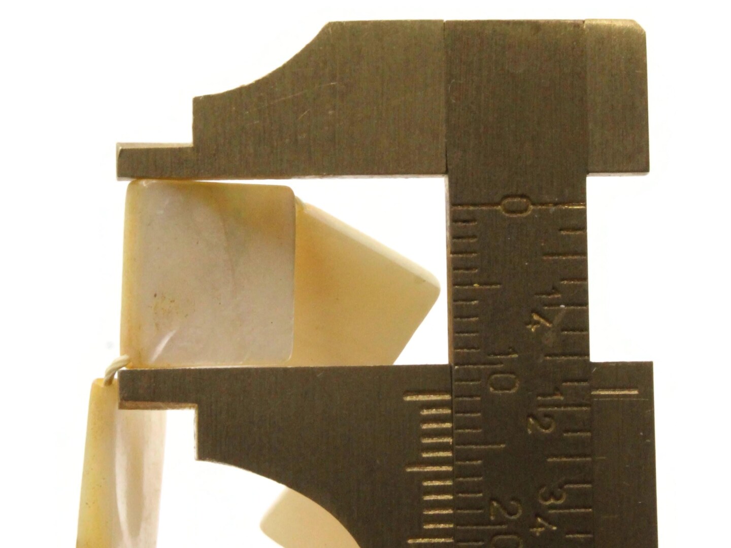 25 16mm Beige Diamond Seashell Diagonal Drilled Flat Square Beads Natural Shell Beads