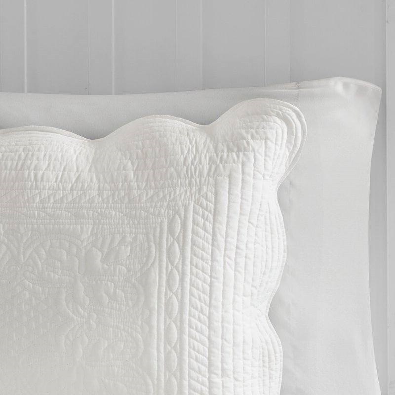 3 Piece Reversible Scalloped Edges Microfiber Quilt Set in Blush