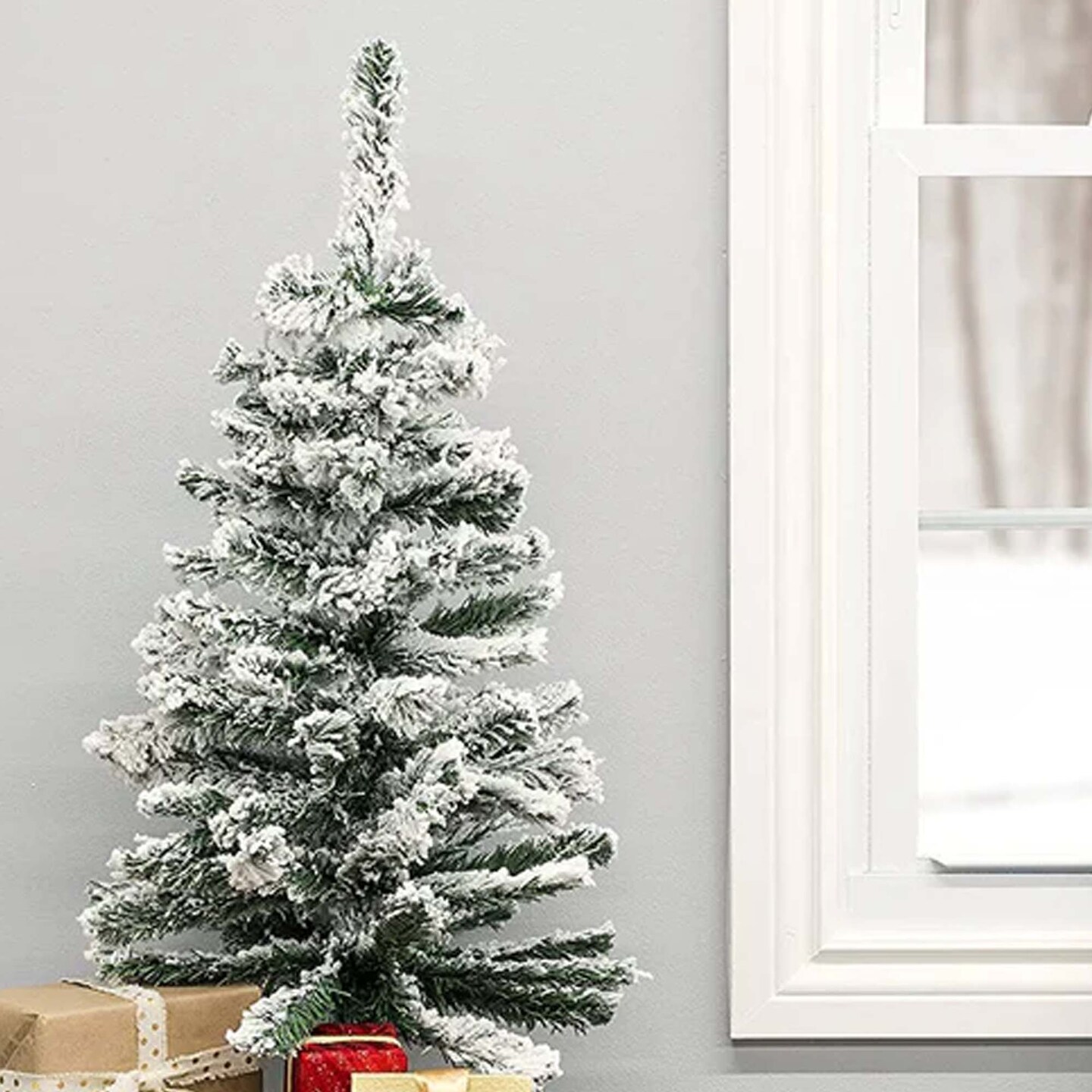 3 ft Snow Flocked Artificial Christmas Tree with Hinged Branches