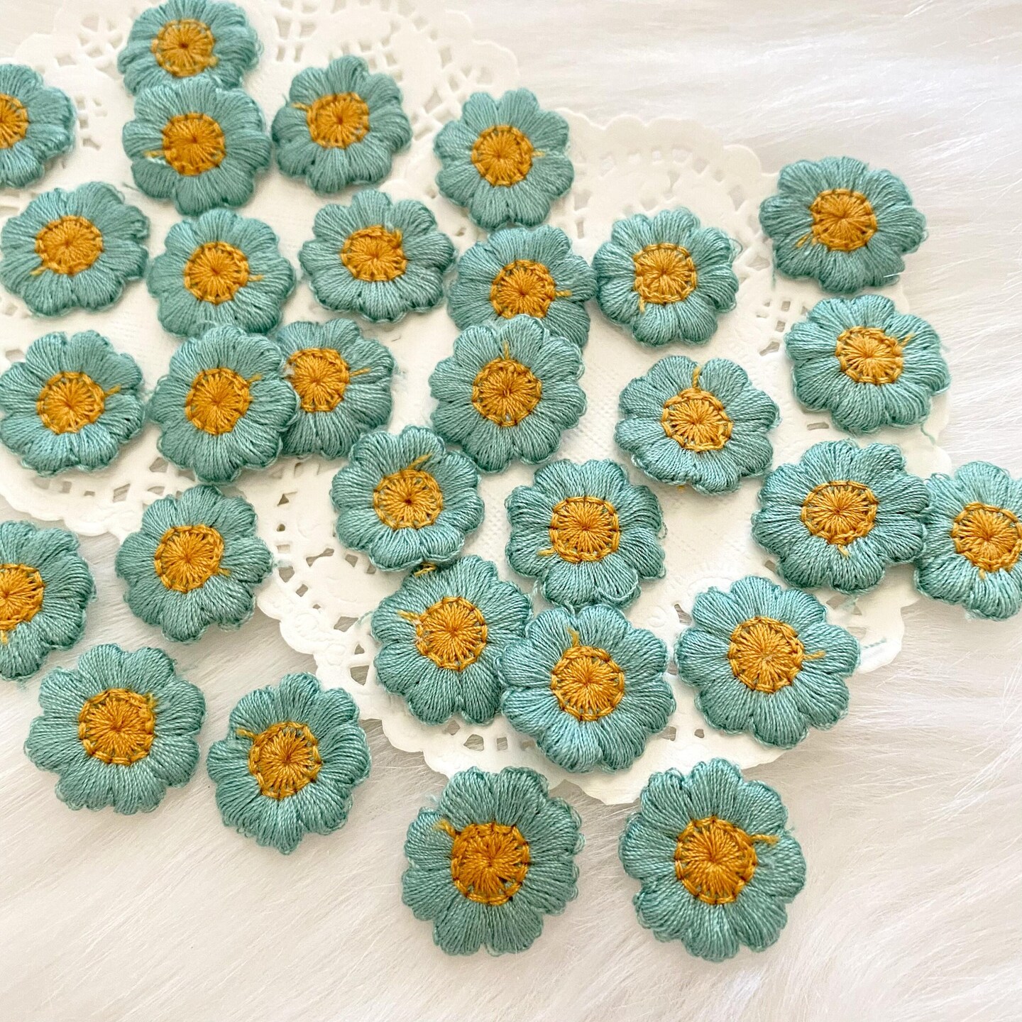 Teal Embroidered Daisy 12pcs, Embroidery Applique, Flower Patch