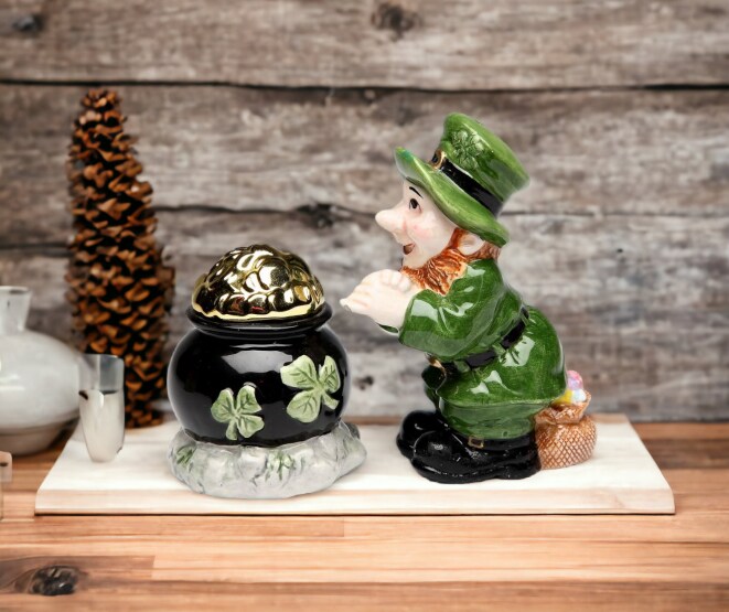 Ceramic Pot of Gold with Leprechaun Salt and Pepper Shakers, Gift for Her or Mom, Kitchen D&#xE9;cor, Irish Saint Patrick&#x2019;s Day D&#xE9;cor