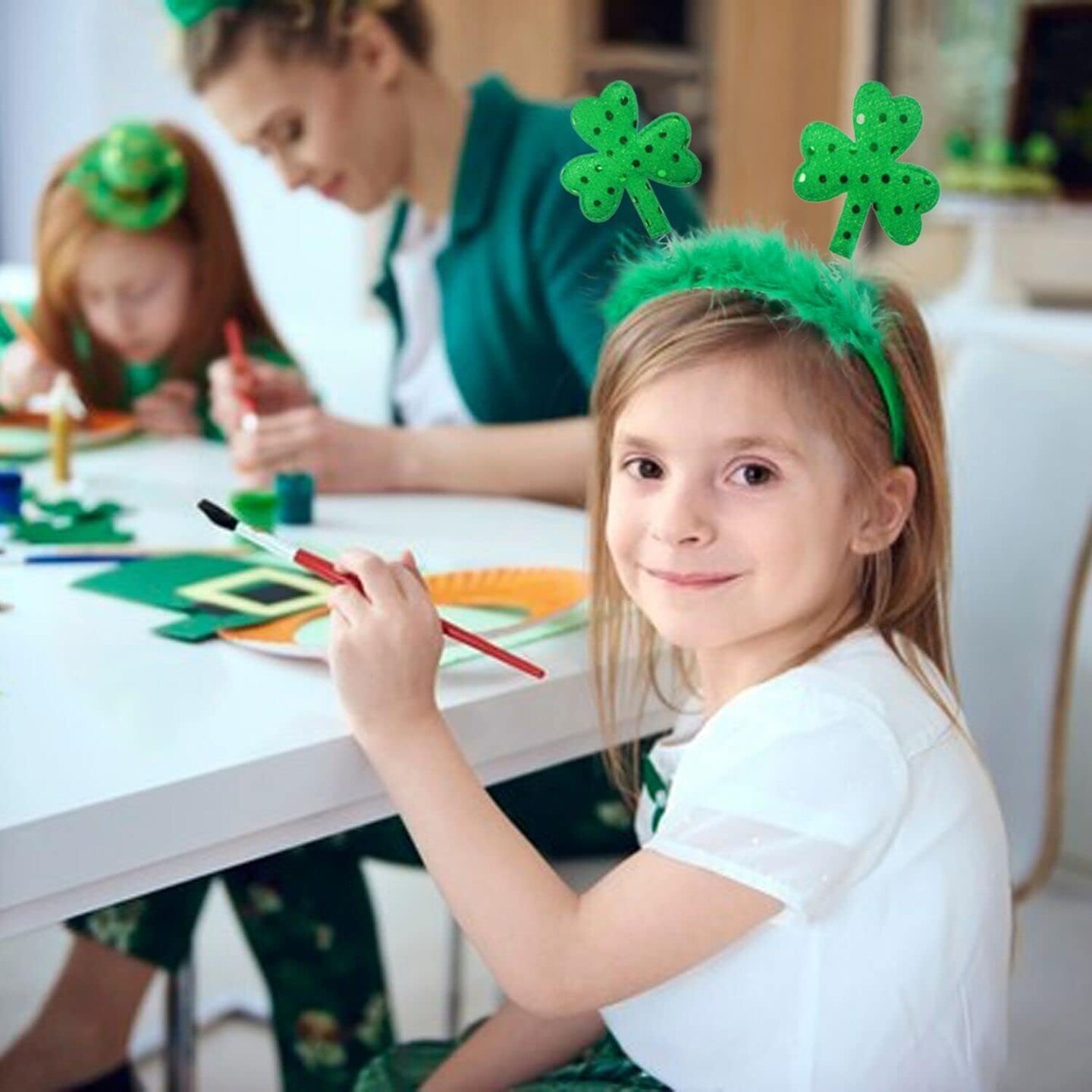 St. Patrick&#x2019;s Day Green Headband - Set of 6 Shamrock Clover Head Boppers Leprechaun Top Hat
