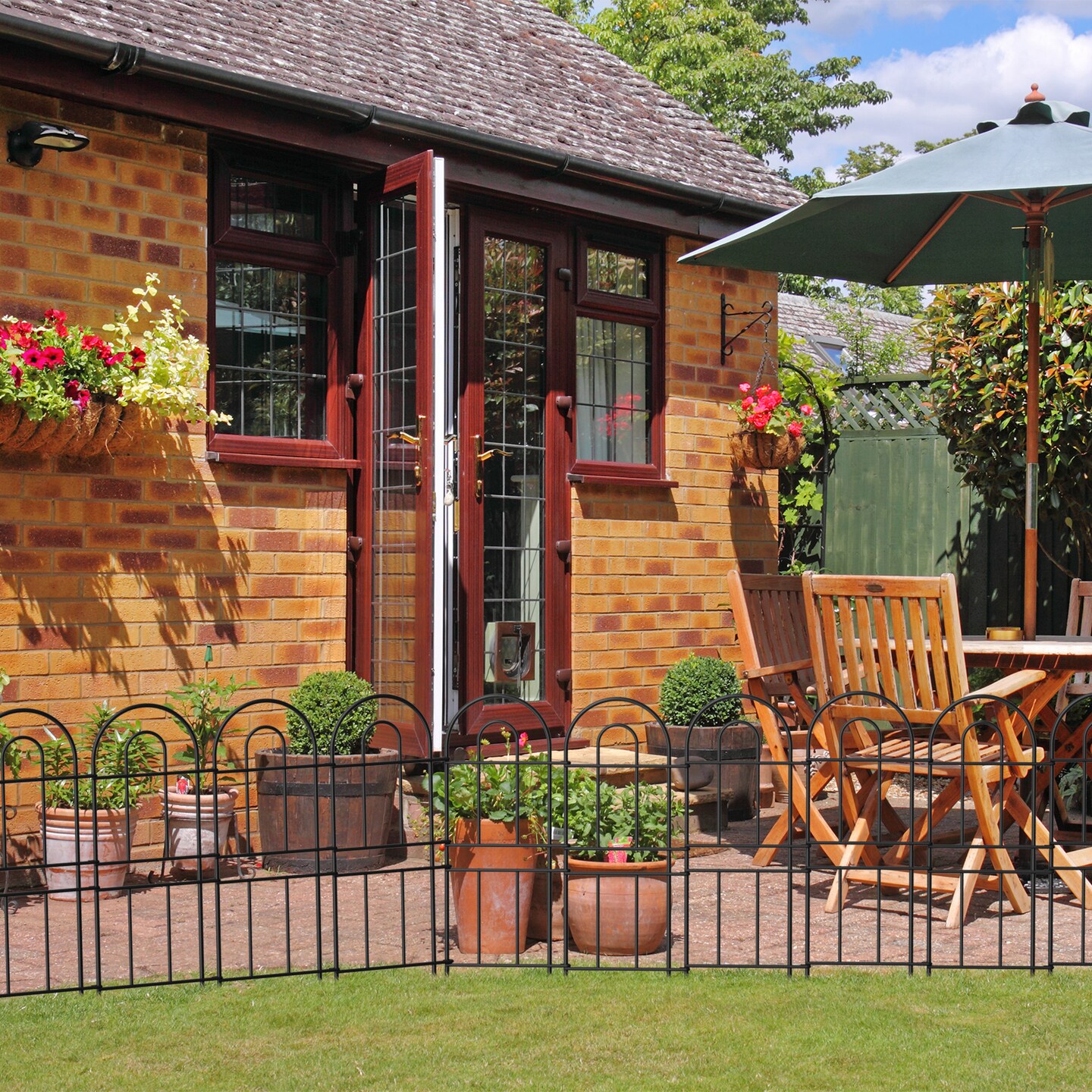 Decorative Garden Fence 10/16 Pcs, Garden Fencing Animal Barrier, RustProof Metal Wire Landscape, Flower Fences and Borders for Dog, Yard, Patio, Outdoor Decor