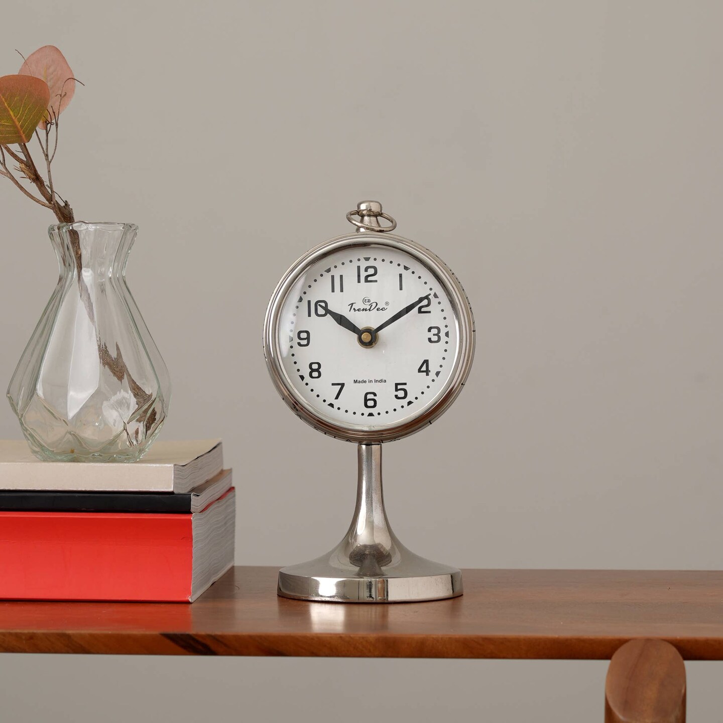 Decorative &#x26; Classic Aluminum Silver Table Clock - Desk clock