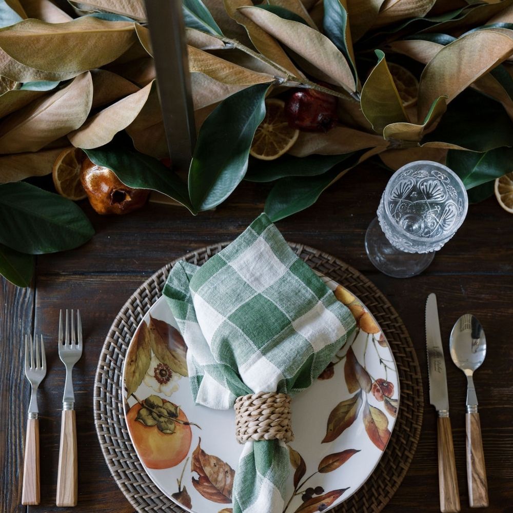 9&#x27; Faux Green Magnolia Leaf Garland