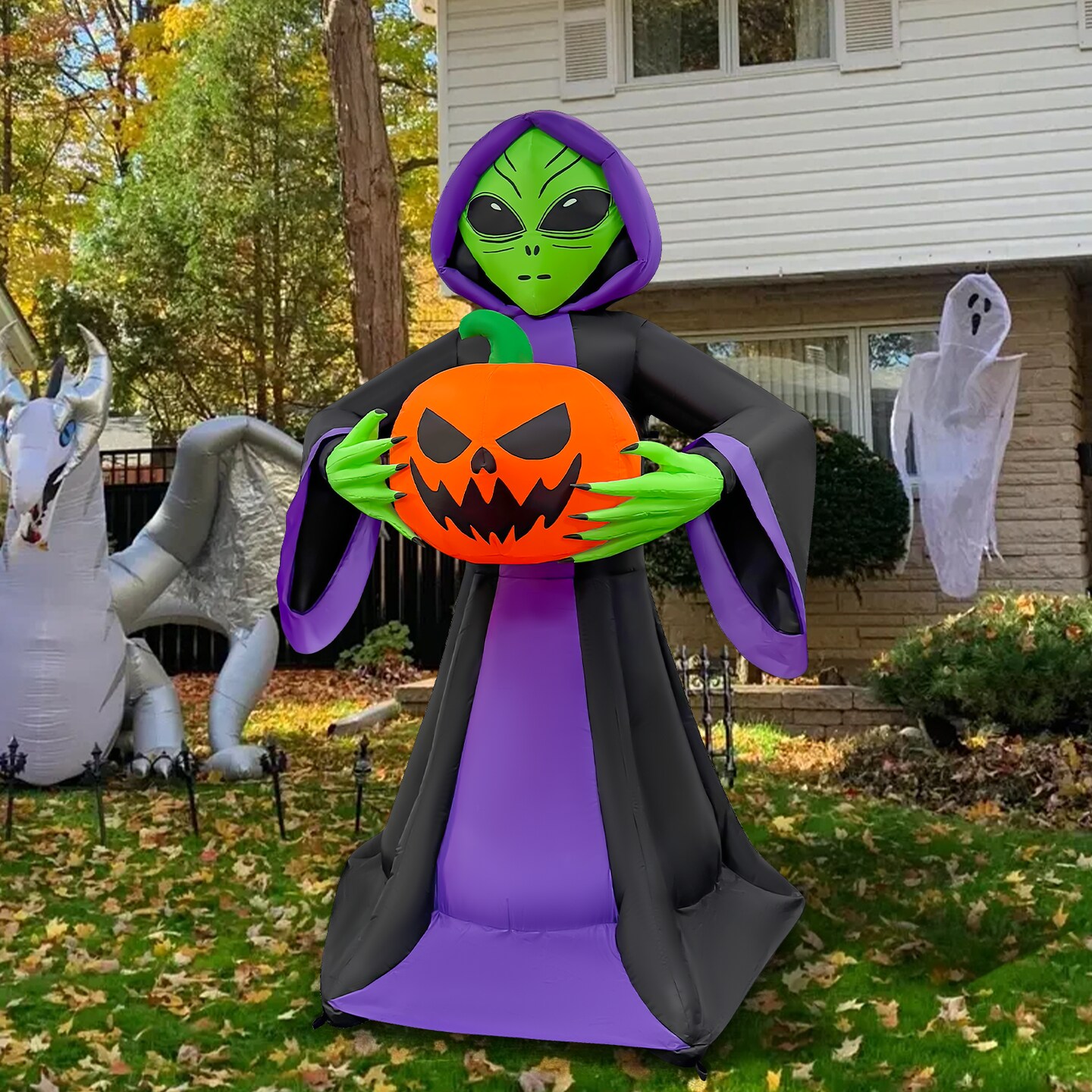 GOOSH 8FT Inflatable Alien Holding Pumpkin – Light-Up Halloween Yard Decoration
