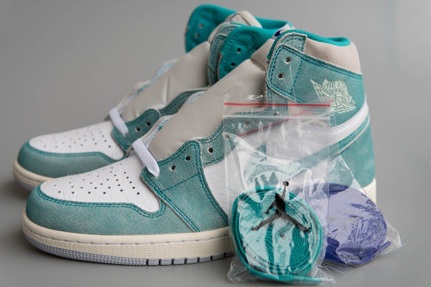 NIKE Air Jordan 1 レトロ　ハイ　OG ミント　ティファニー Air Jordan 1 Retro High Turbo Green Tiffany | MakerPlace by Michaels