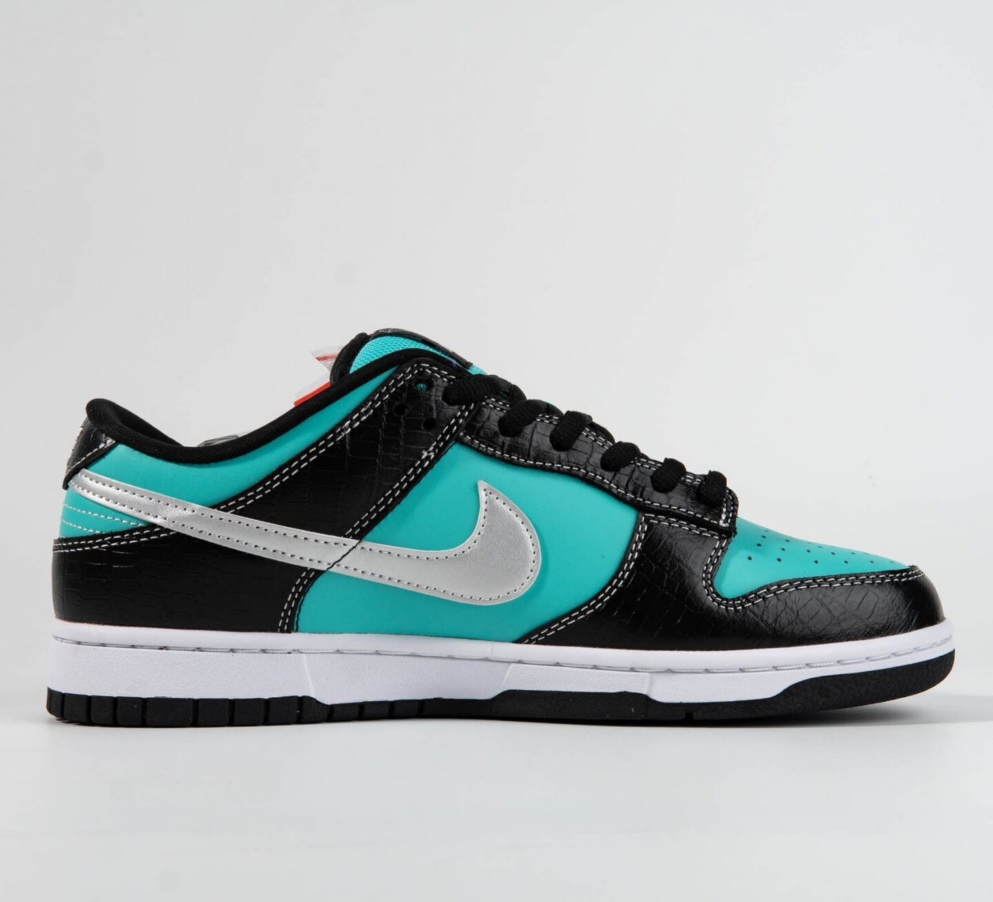 Nike SB Dunk Low Diamond Supply Co Aqua Blue | MakerPlace by Michaels