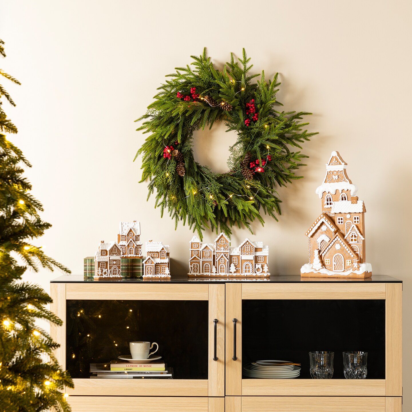 S/5 Christmas Resin Gingerbread House Table Decor Set