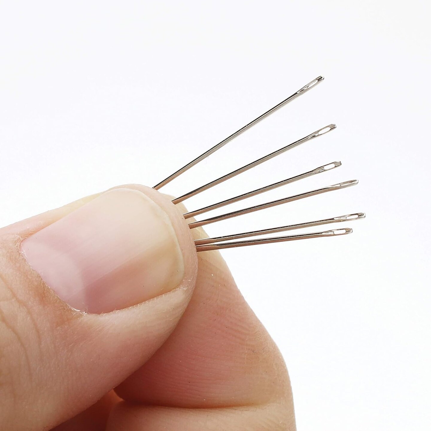 John James Glovers Needles, Triangular Point, Ideal to Pass Through Tougher Materials Such as Leather, Suede, Vinyl and Soft Plastics