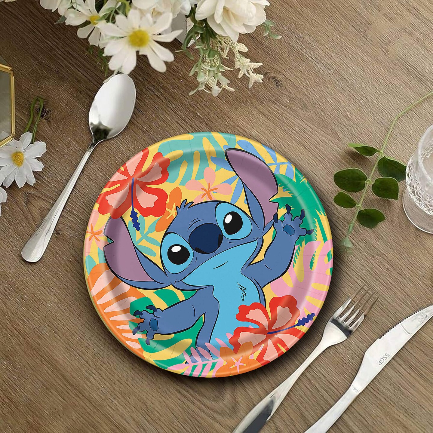 8 Count Lilo &#x26; Stitch Paper Plates 8 3/4 Inch Disney Luau Birthday Party Supplies