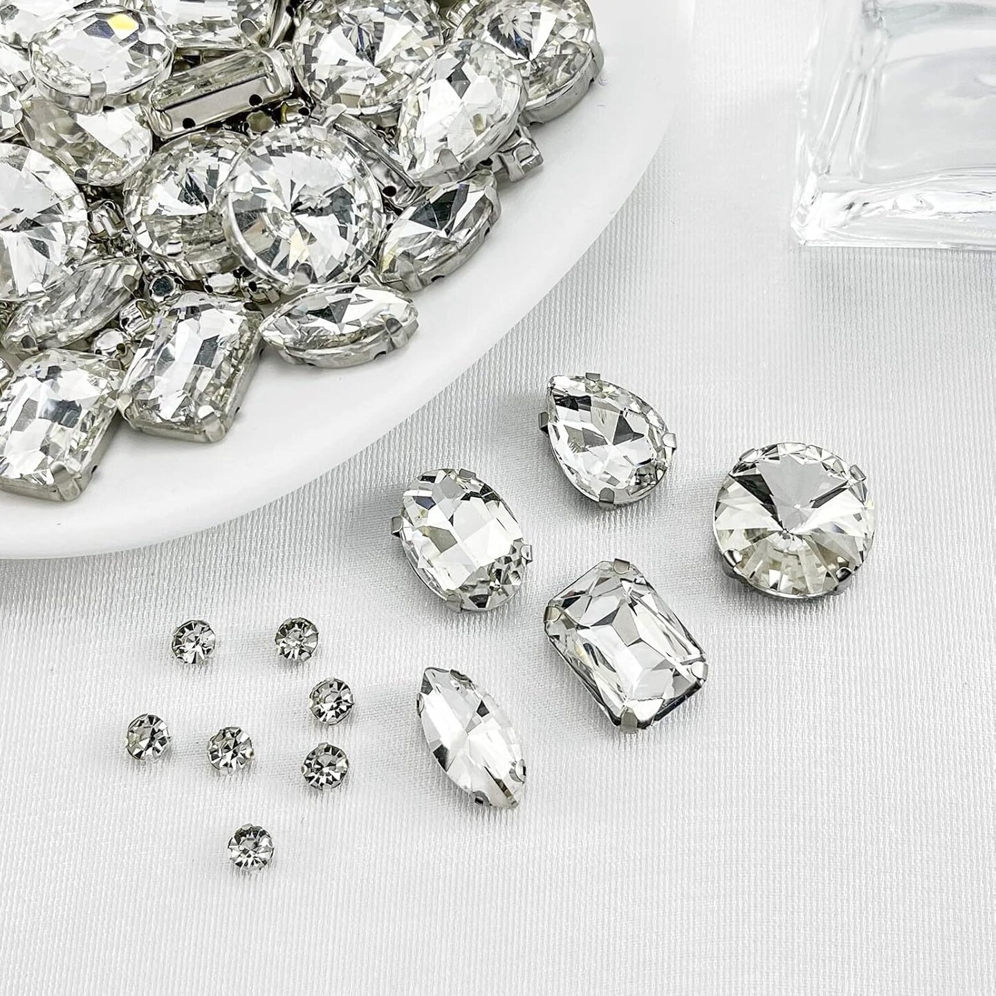 160PCS Glass Sew on Rhinestones, Flactback Sew On Claw Crystals for Crafts Costume Clothes Jewelry (Crystal Clear/White, Mixed Shapes)