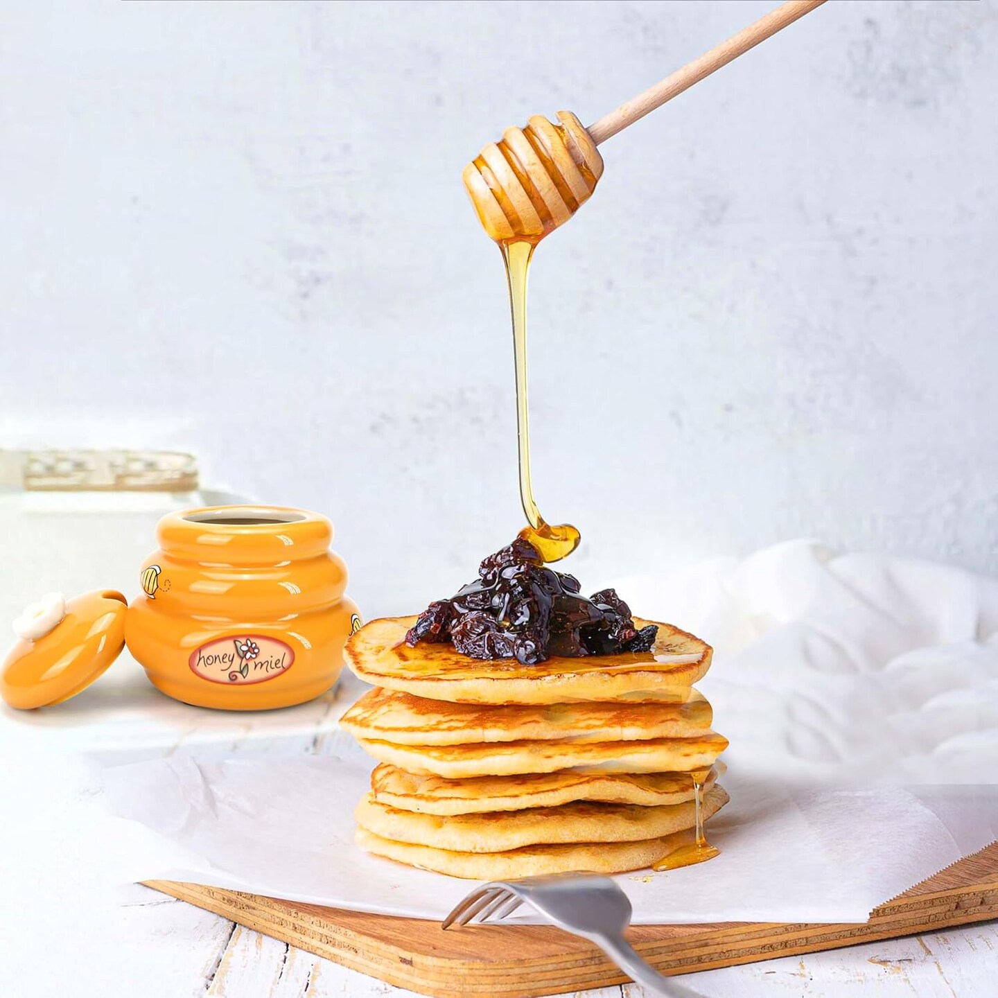 Ceramic Honey Pot with Wooden Dipper - Small Bee Hive Jar Honey Storage with Lid Stir Bar (5 Oz) - Farmhouse Kitchen Decor, Tea Accessories, Dishwasher Safe Honey Dispenser Kitchen Supplies