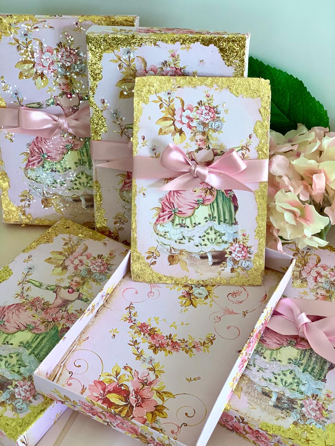 Marie Antoinette Handmade Box with Goldleaf and Four Fancy Diecut