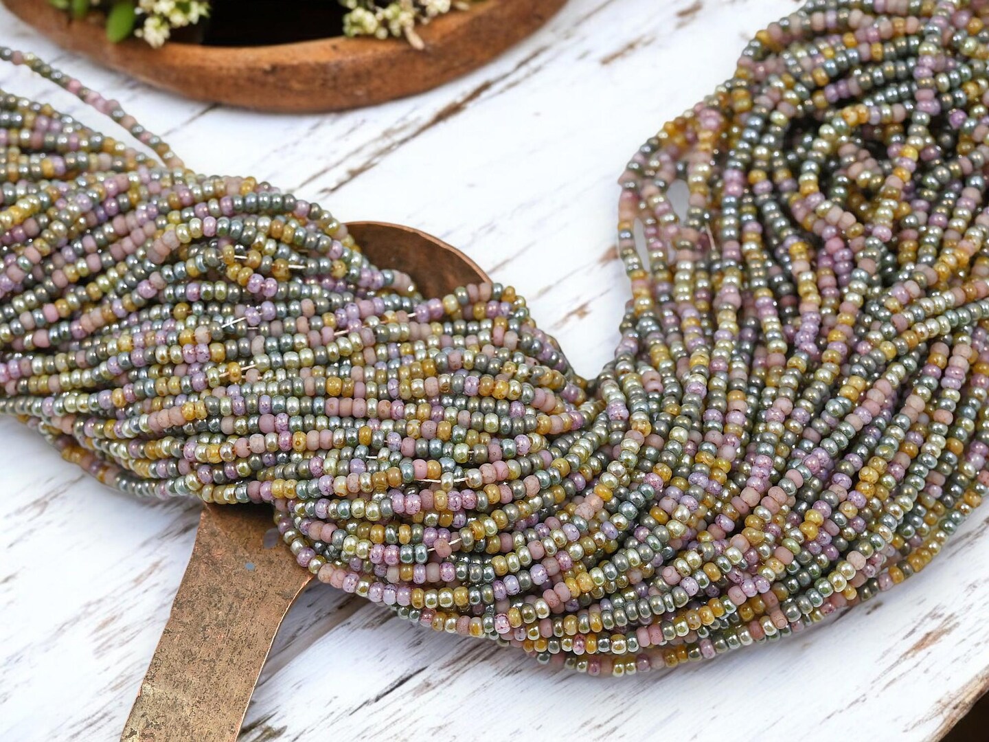 10/0 Aged Pink Medley Picasso Mix Seed Beads (22&#x22; Strand)