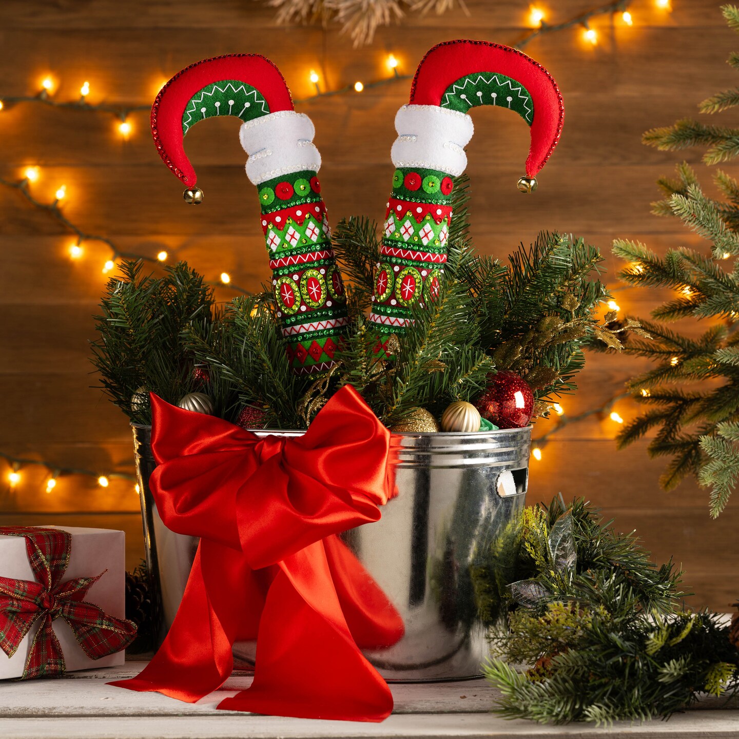 Bucilla Felt Dcor Applique Kit 6"x13"-Elf Legs Tree Pokes