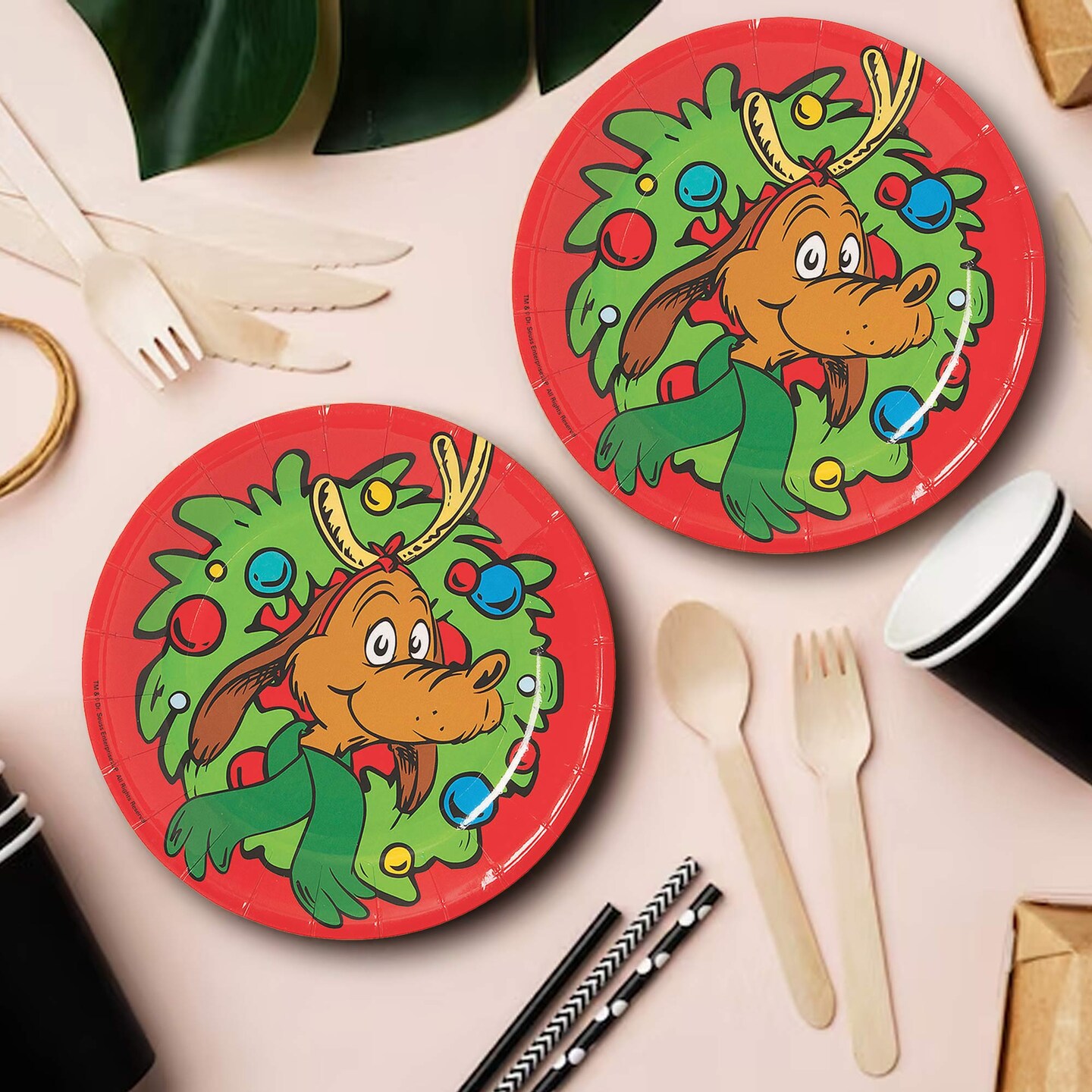 8 Count 7&#x22; The Grinch Max Multicolor Disposable Paper Dessert Plates Festive Christmas Party Tableware