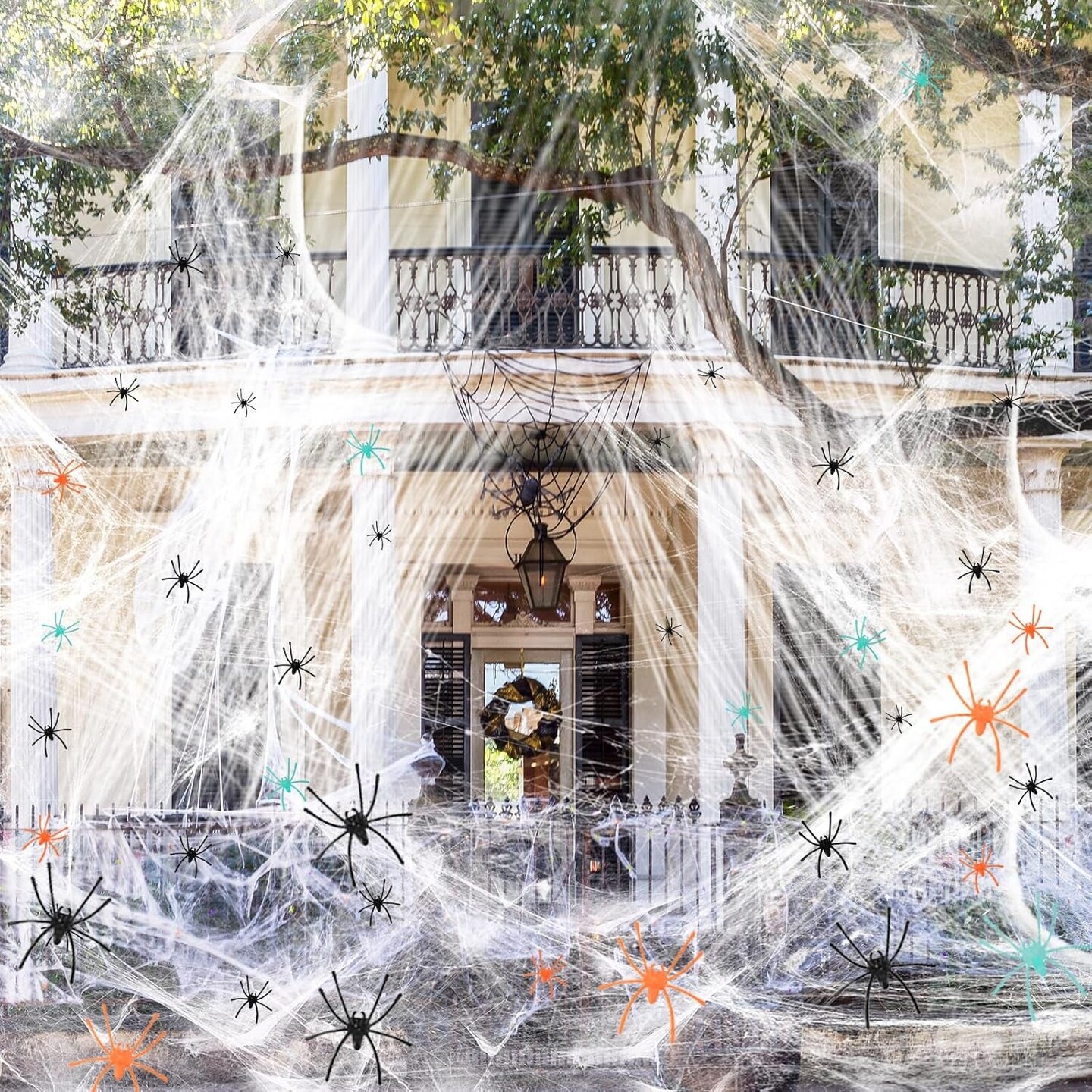 1200 Sqft Spider Webs Halloween Decorations with 100 Fake Scary Spiders, Super Stretch Cobwebs, Glow in the Dark Spiders, for Halloween Indoor and Outdoor Party Suppliesz, Halloween DIY Decoration