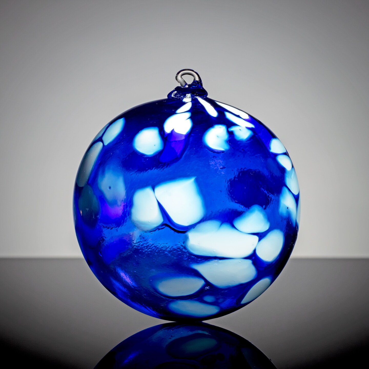 Blue with White Spots 374630345022603264