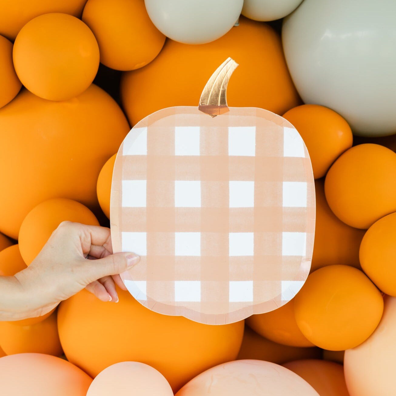 GINGHAM PUMPKIN SHAPED PLATES