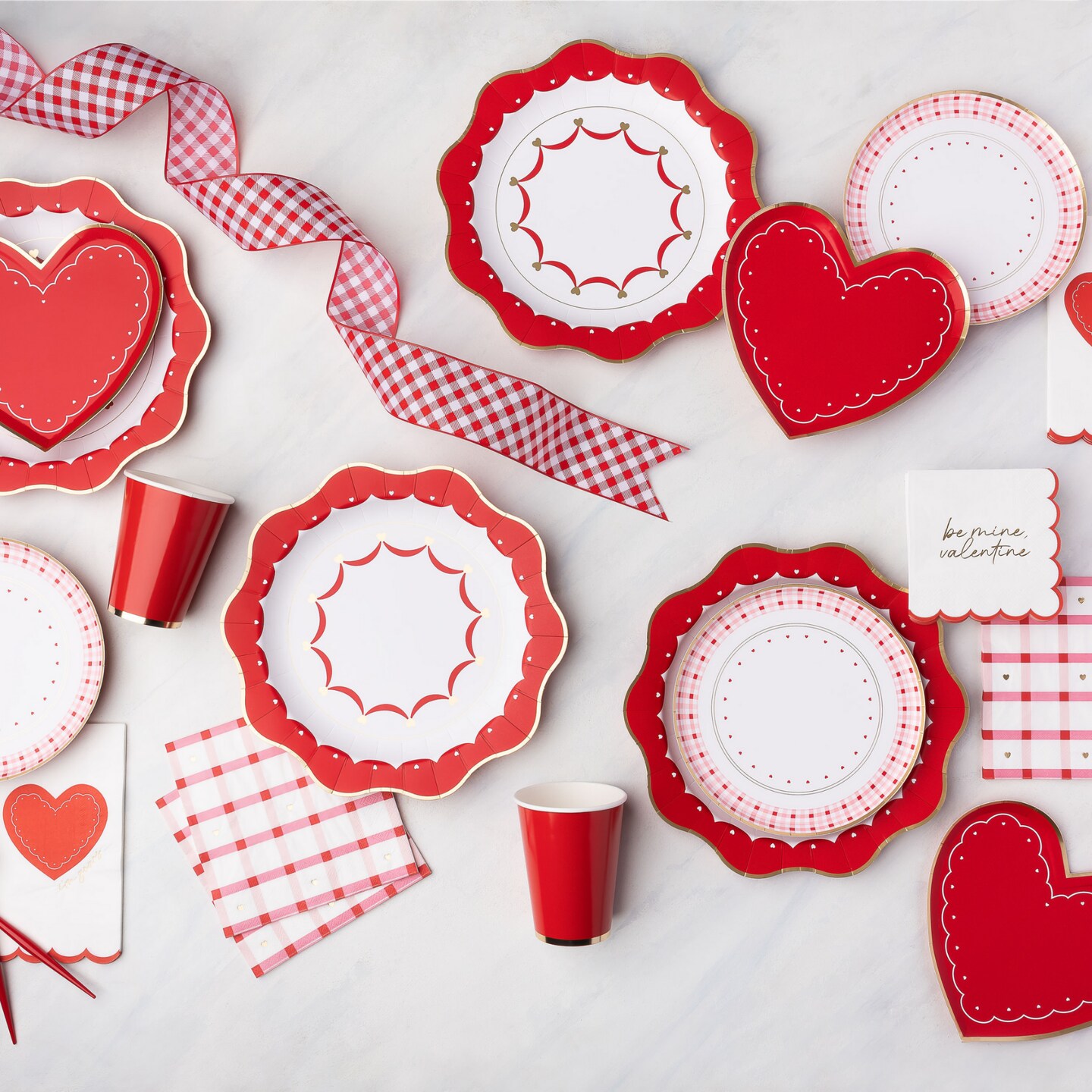 ELEGANT VALENTINE GUEST TOWELS