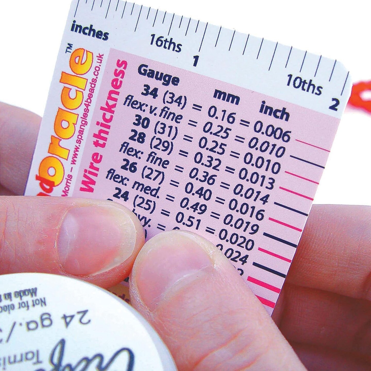 The Beadsmith Bead Oracle &#x2013; Beader&#x2019;s Reference Card &#x2013; Wallet Sized &#x2013; Resource to Determine Bead Sizes, Wire Gauge Conversion Chart, Measurement Comparisons &#x26; Project Quantities
