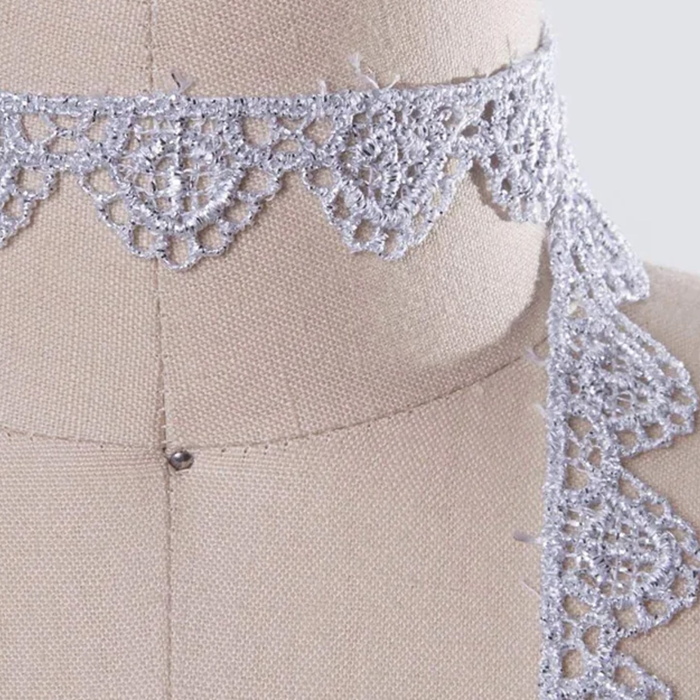 1 Yard 1&#x22; Silver Metallic Scalloped Narrow Lace Trim For Garments Or Crafts