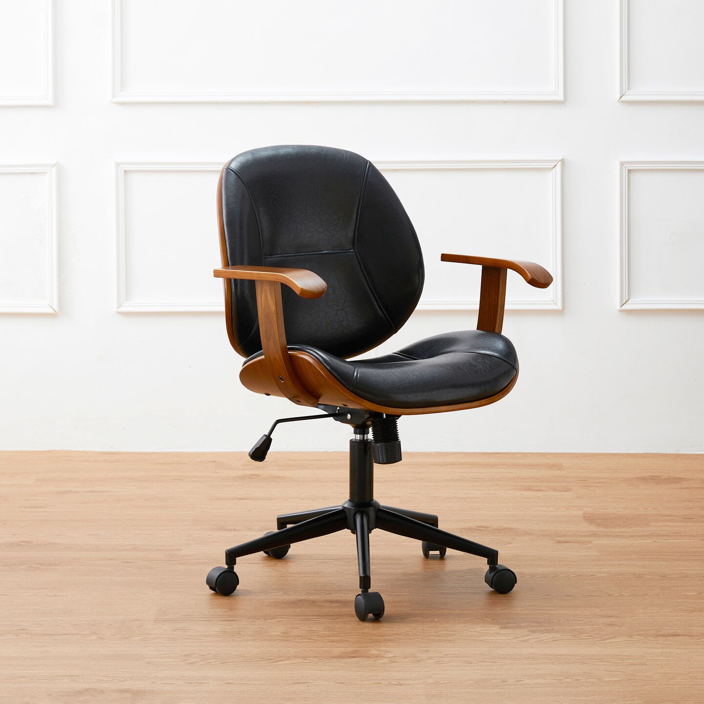 Modern Ergonomic Faux Leather Gaslift Adjustable Swivel Office Task Chair