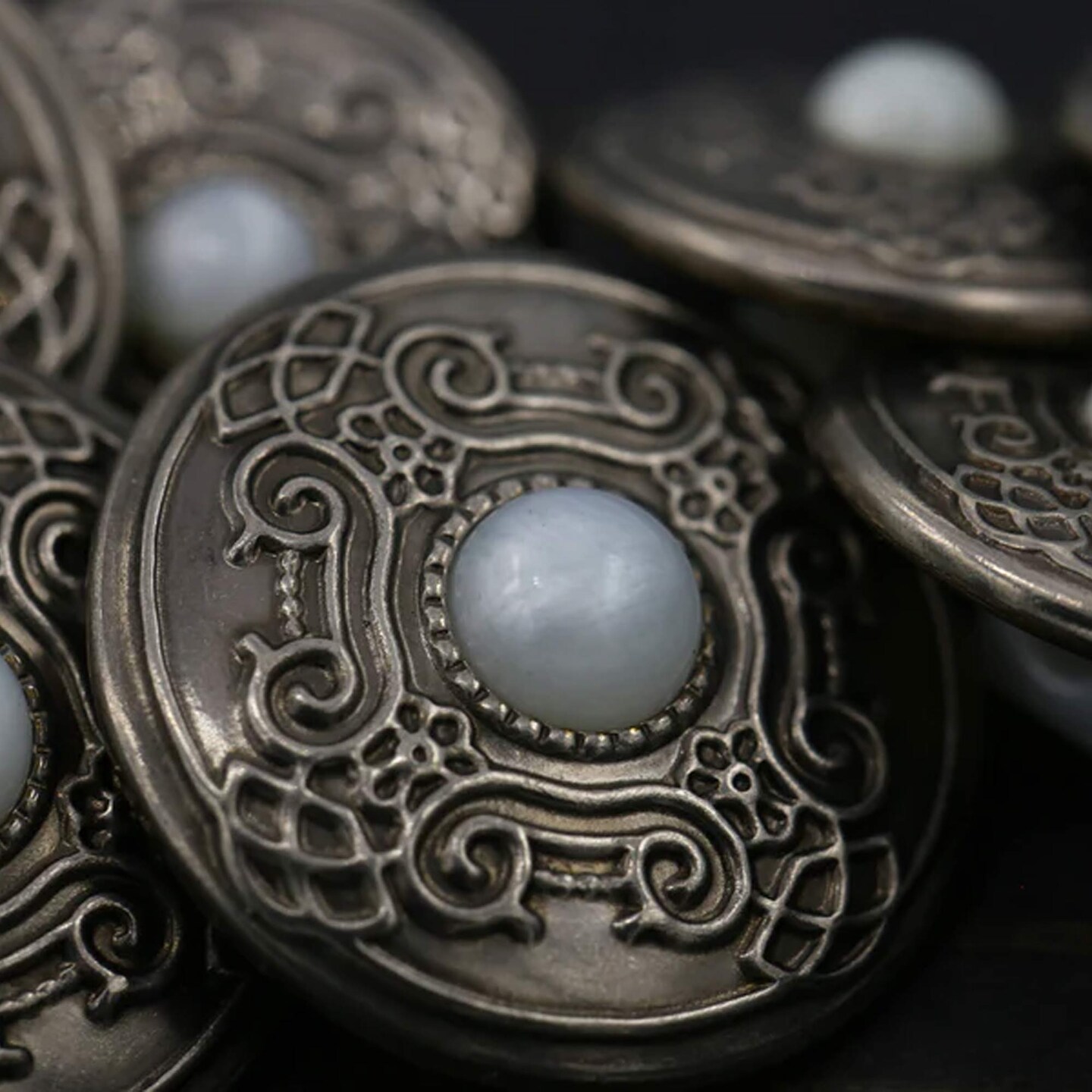 4 Pieces White Pearl Center Gunmetal Shank Buttons 1/2 Inch