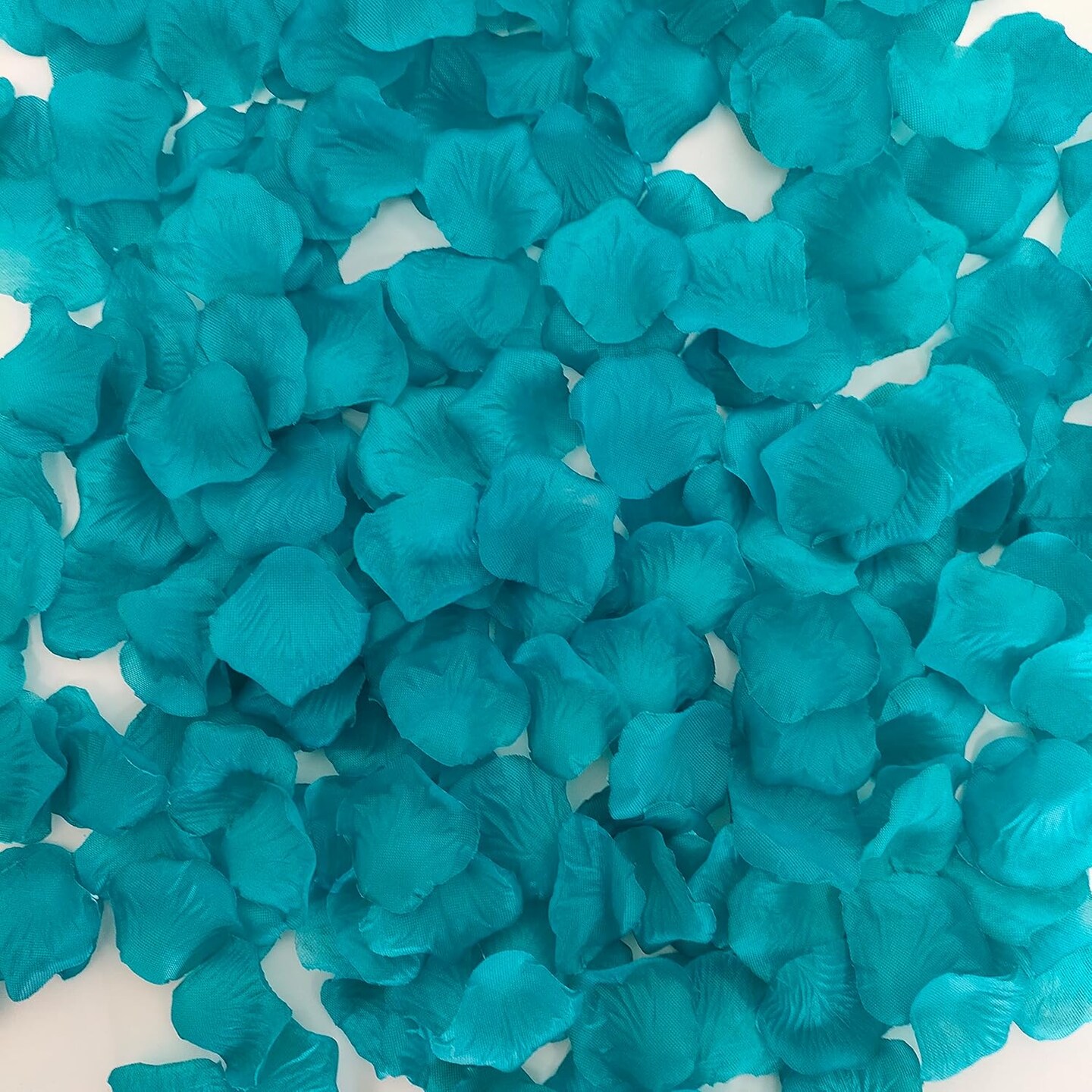 Turquoise Rose Petals for Wedding, 5000 Pcs Turquoise Faux Silk Rose Petals for Romantic Night for Her Set,2.3&#x27;&#x27;Teal Turquoise Blue Artificial Fake Flower Petals for Decorations