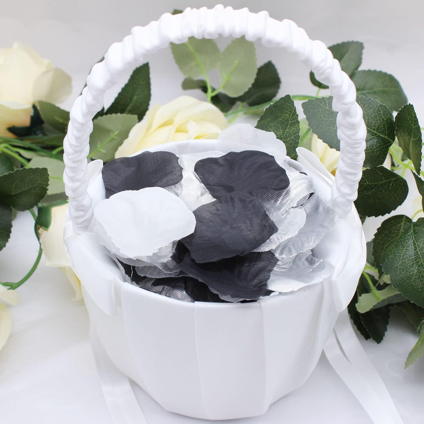 900PCS Silver Black White Artificial Flowers Silk Rose Petals Flower Girl Scatter Petals for Wedding