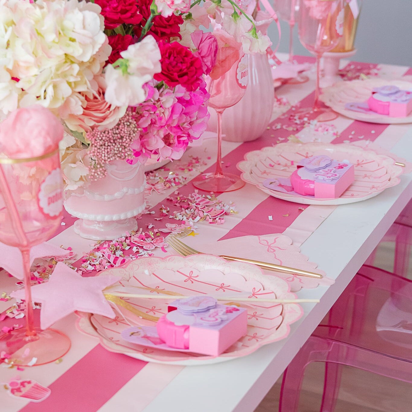 PETAL PINK SIGNATURE BOW SMALL PLATES