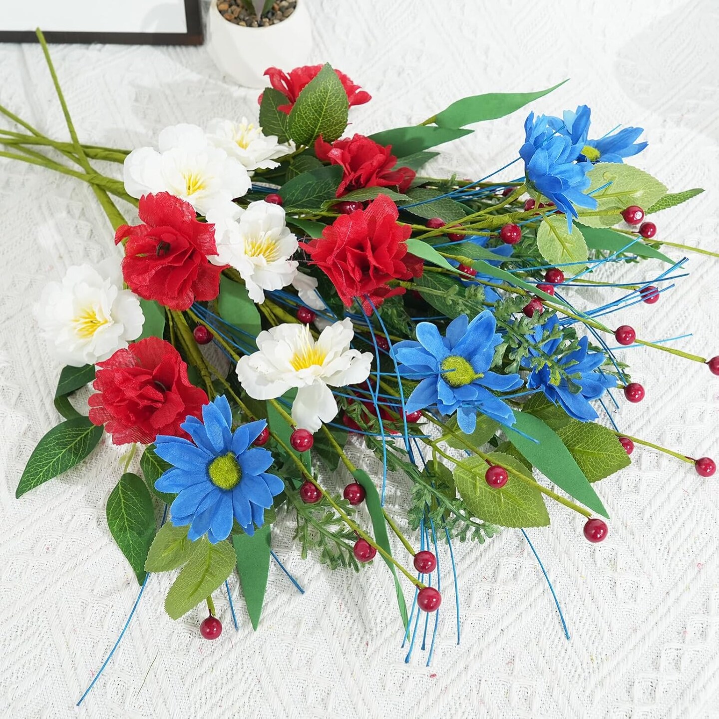 6 Pcs 4th of July Decorations Patriotic Memorial Bouquet 19.69&#x27;&#x27; Red White and Blue Decorations Flowers with Pampas Patriotic Decor for Easter Independence Day