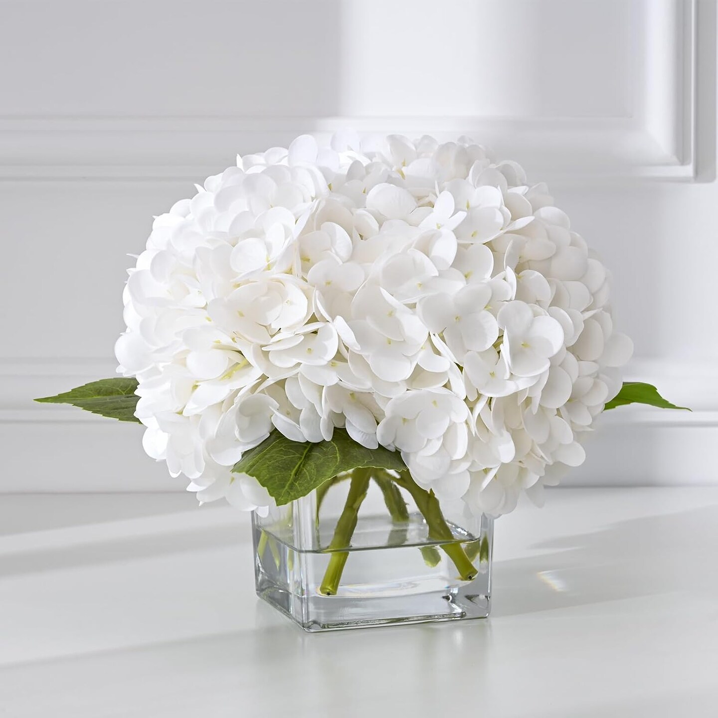 Luxury PU Fake Flowers in Vase with Faux Water, White Real Touch Hydrangea Artificial Flowers with Glass Vase