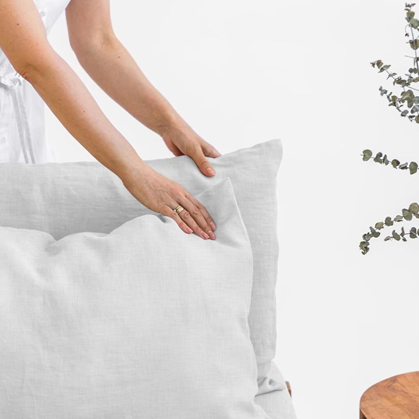 Linen King Size Pillow Cases Set of 2, 20&#x27;&#x27; x 30&#x27;&#x27; Envelope Overlap Closure King Size Pillowcase Covers, Soft Breathable Pillow Protector-White