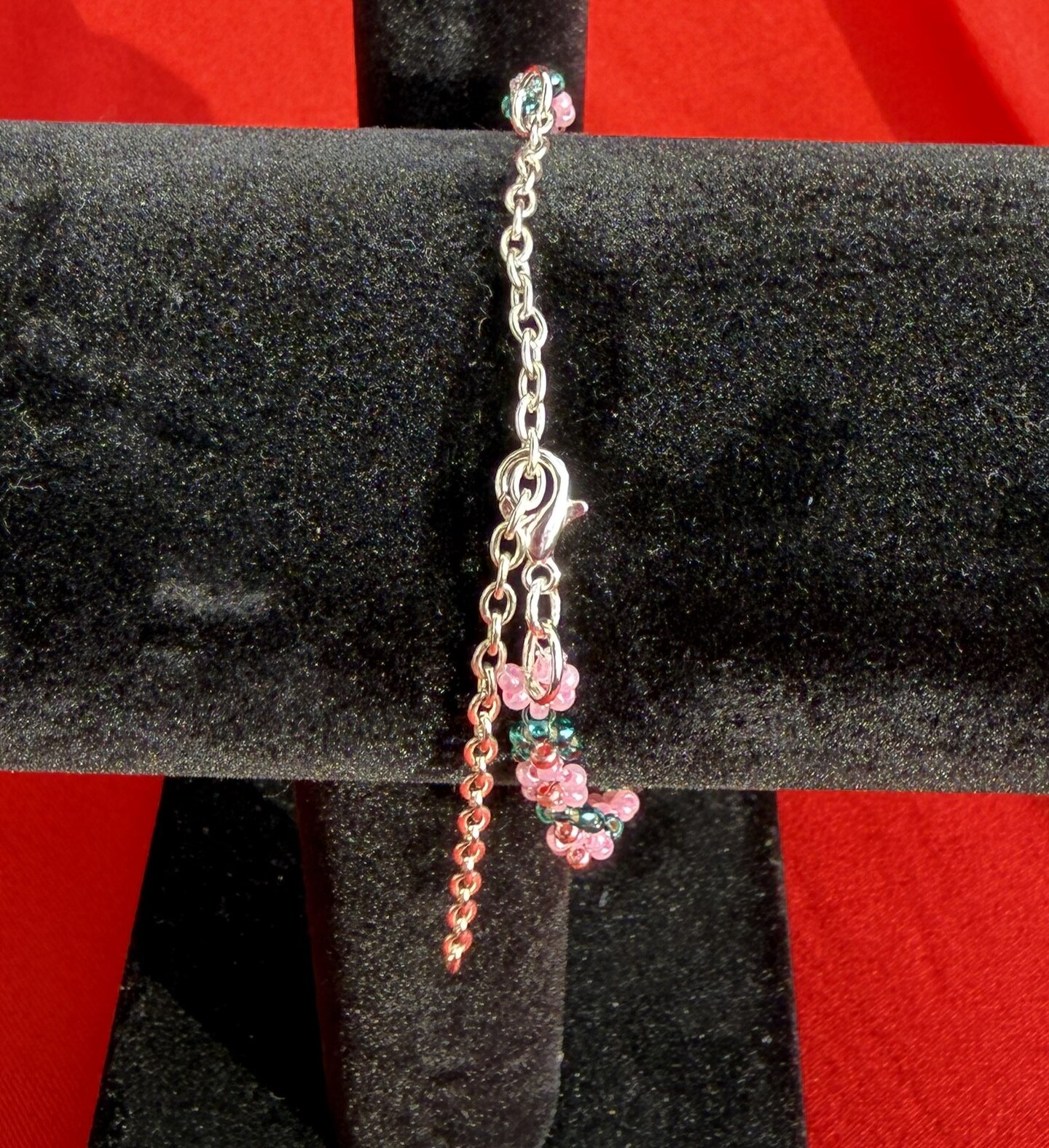 Daisy Beaded Bracelet | MakerPlace by Michaels